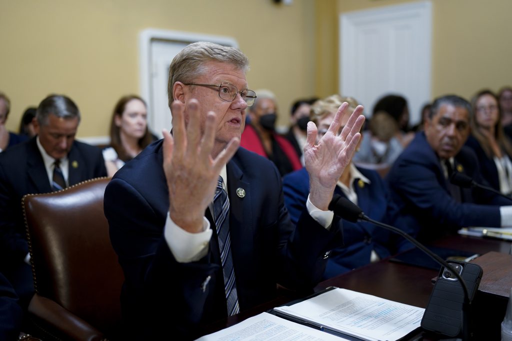 “Mark Amodei Announces Retirement: What This Means for Nevada’s GOP and Upcoming Midterms”