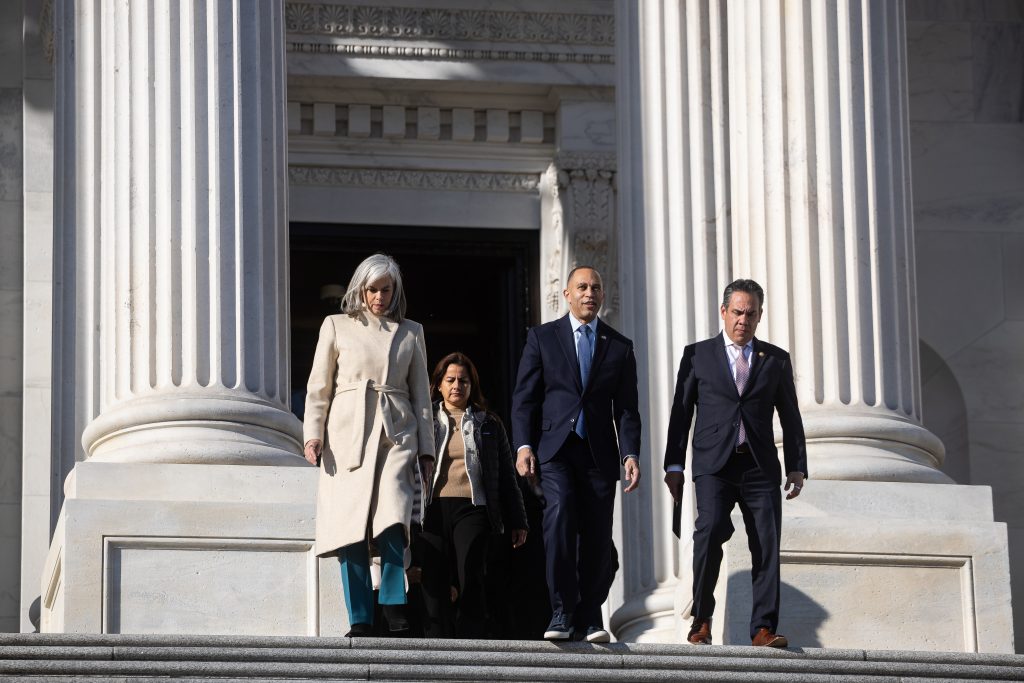 “House Democrats Strategize Midterm Affordability Agenda Amid Uncertainty”