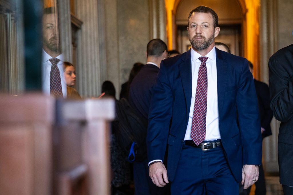 “White House Pauses DHS Funding Talks Until Sen. Markwayne Mullin’s Confirmation”