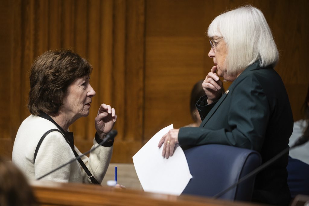 “Month-Long DHS Shutdown: Stalemate Persists as Talks Between Democrats and White House Stall”