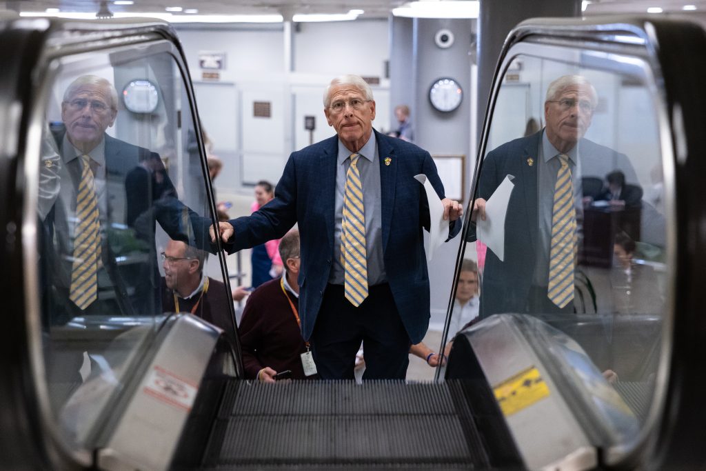 “Republicans Face Challenges in Securing Iran War Funding Amid Rising Costs and Divided Support”