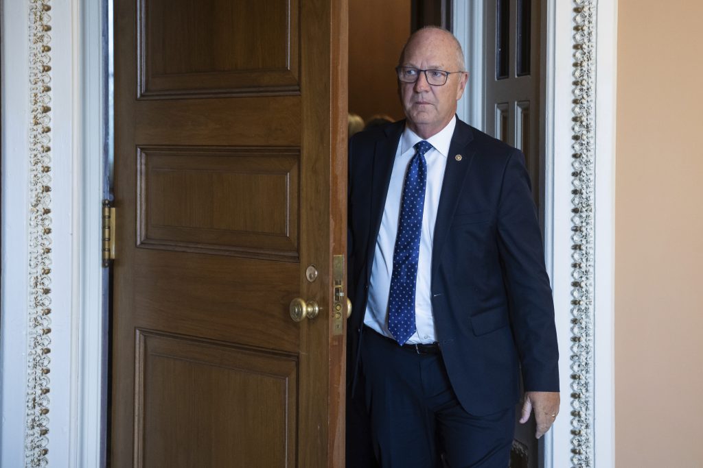 “Midterm Meltdown? Senate Republicans Face Growing Concerns as Election Approaches”