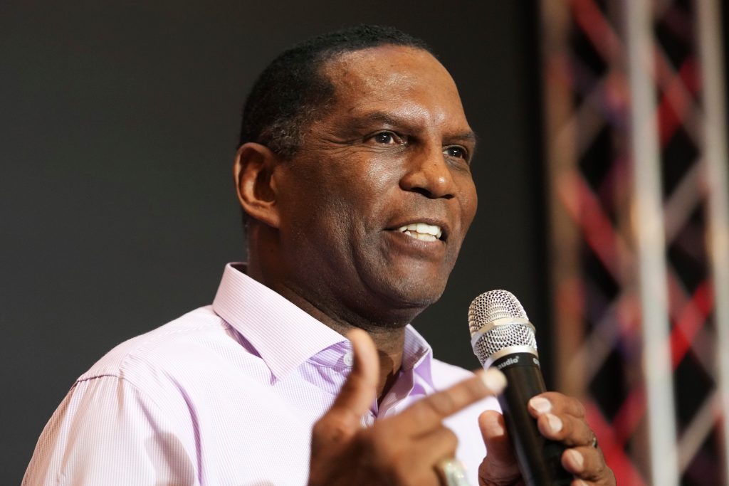 “Utah Representative Burgess Owens to Retire: A Look at His Legacy and Future Plans”