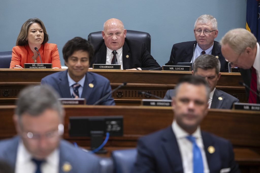 “MAHA Revolt Poses Major Challenge to Farm Bill Passage Amidst GOP Infighting”