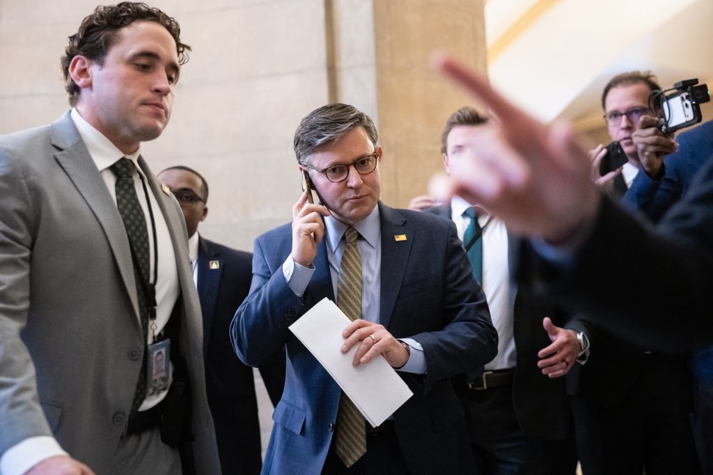 “Inside the Chaos: Mike Johnson’s High-Stakes Week in the House of Representatives”