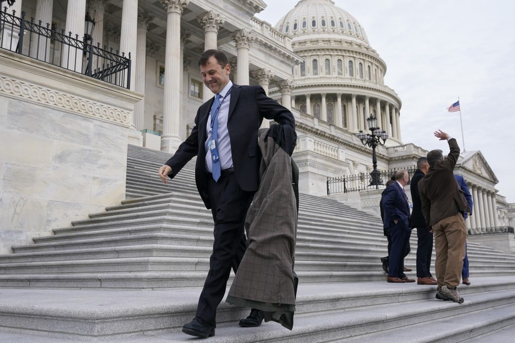 “Tom Kean Jr. Breaks Silence: A New Strategy Amid Speculation on Health and Political Future”