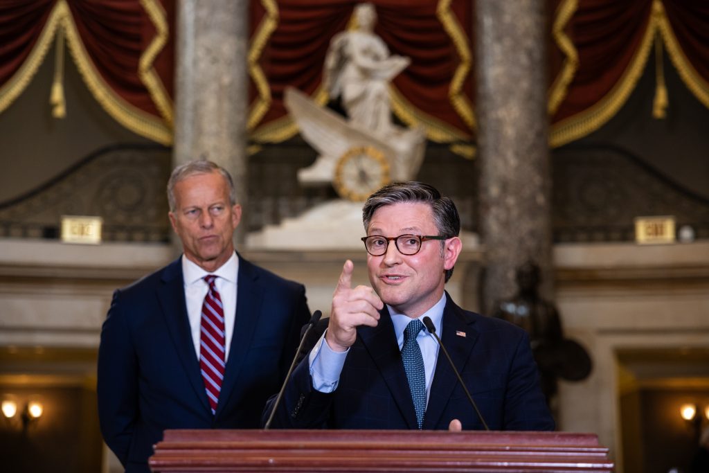 “Republican Rift: How House and Senate Tensions Could Derail the GOP Agenda Before Midterms” “Republican Rift: How House and Senate Tensions Could Derail the GOP Agenda Before Midterms”