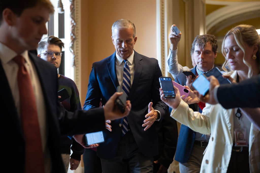 “Trump’s Gas Tax Holiday Proposal: GOP Leaders Weigh In Amidst Oil Supply Crisis”