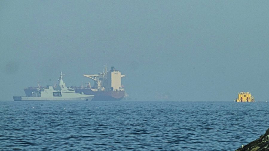 “US Military Intercepts Vessel Attempting to Breach Iranian Port Blockade: Centcom Report” “US Military Intercepts Vessel Attempting to Breach Iranian Port Blockade: Centcom Report”