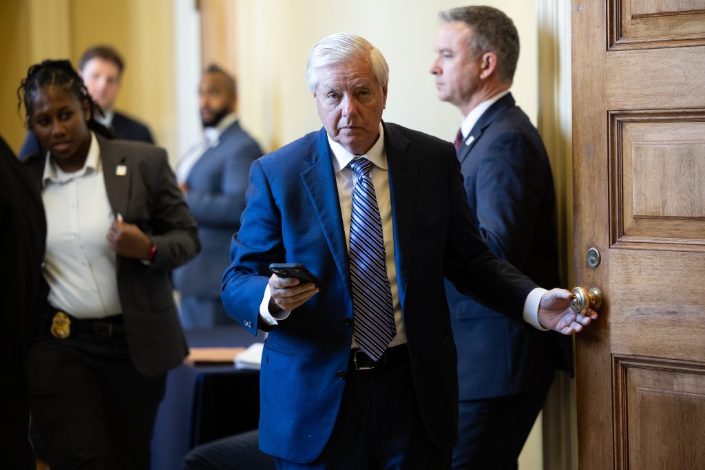 “Senate Republicans Demand Transparency: What’s Behind Trump’s Controversial Iran Deal?” “Senate Republicans Demand Transparency: What’s Behind Trump’s Controversial Iran Deal?”