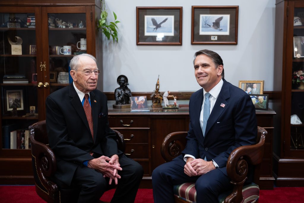 “Todd Blanche’s Charm Offensive: How Senate Republicans Are Responding to His Attorney General Nomination”