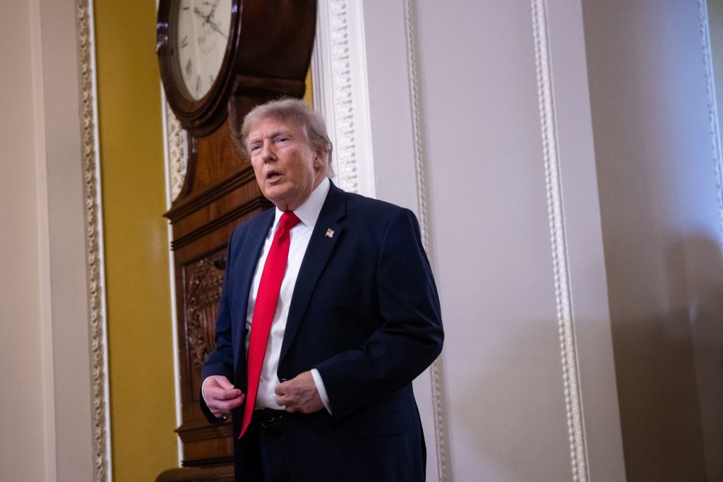 “Trump Urges House GOP Hard-Liners to Unite and End Floor Blockade for Key Legislation”