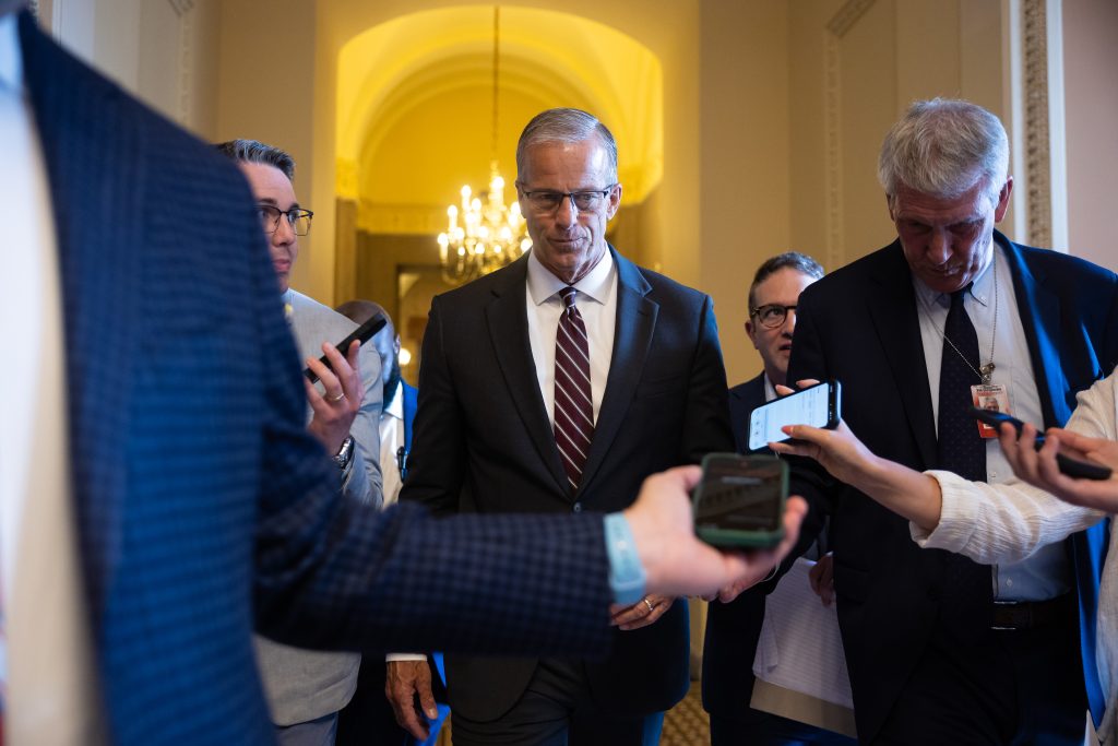 “Trump vs. Senate Republicans: A Bold Showdown as Lawmakers Fight Back Ahead of Midterms” “Trump vs. Senate Republicans: A Bold Showdown as Lawmakers Fight Back Ahead of Midterms”